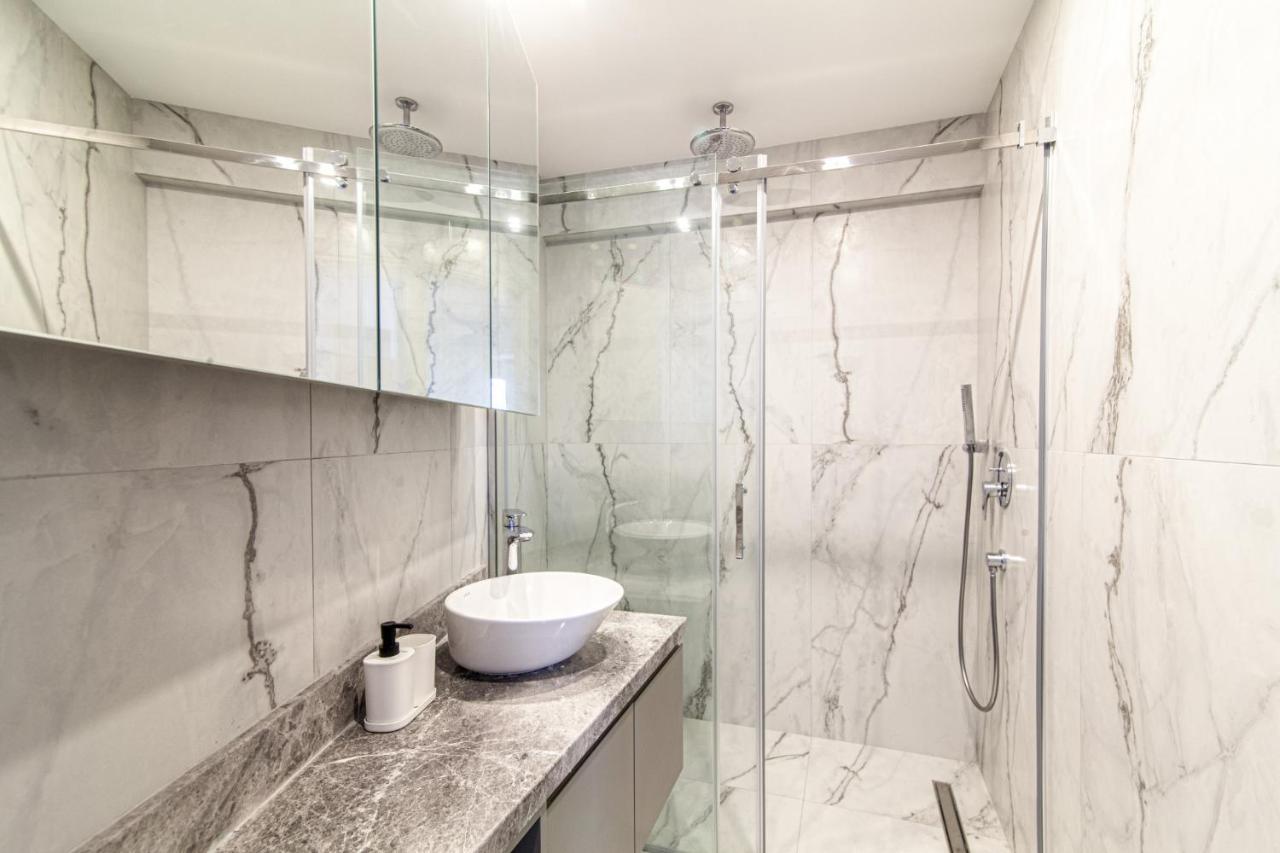Flat With Panoramic Bosphorus View In Cihangir Istanbul Exterior photo