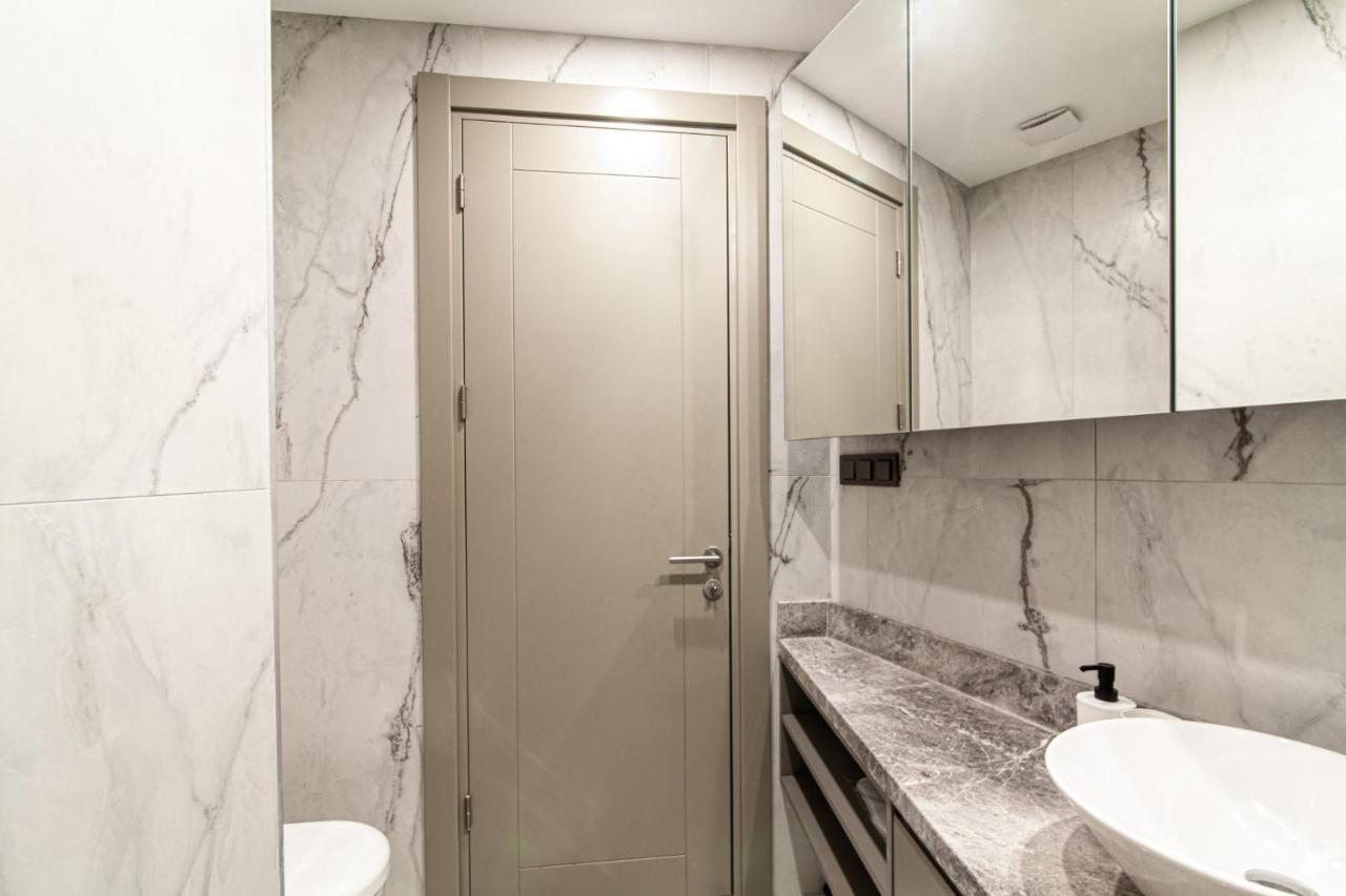 Flat With Panoramic Bosphorus View In Cihangir Istanbul Exterior photo